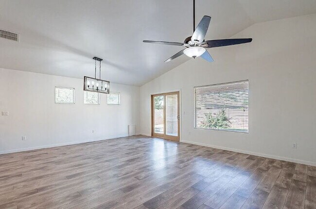 Foto del edificio - Madera Highlands