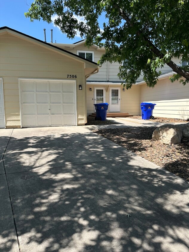 Primary Photo - 7506 Banner Ct