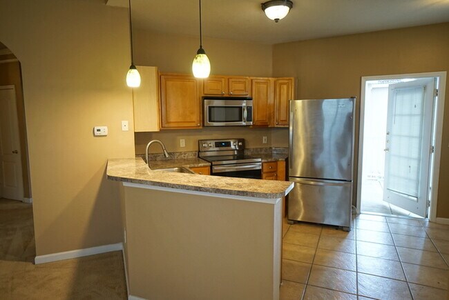 Foto del edificio - 2-Bed, 2-Bath, Condo with Garage in The Villas Condominiums