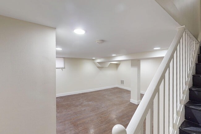 Building Photo - 8527 Chestnut Oak Rd