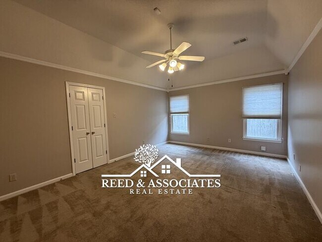 Foto del edificio - Cordova Home Located in Quiet Cove!