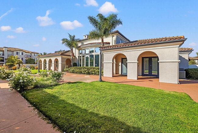 Building Photo - Tierra Vista