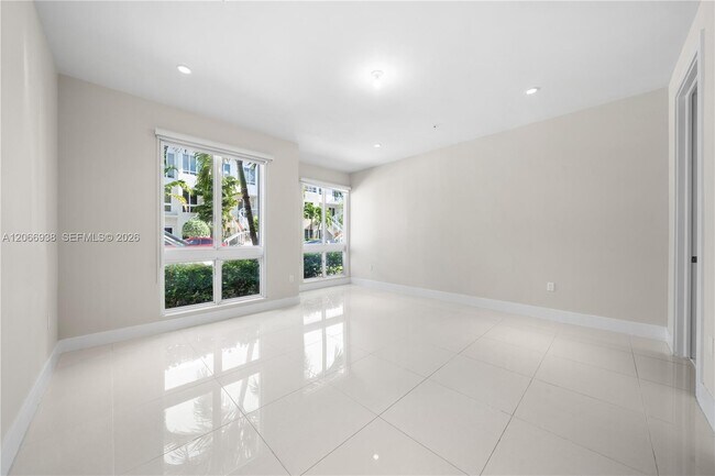 Building Photo - 10280 NW 63rd Terrace
