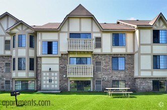 Tanglewood Apartments Rentals - Oak Creek, WI | Apartments.com