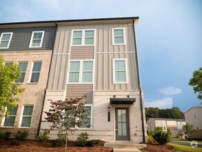 Building Photo - 625 Tiller Wy