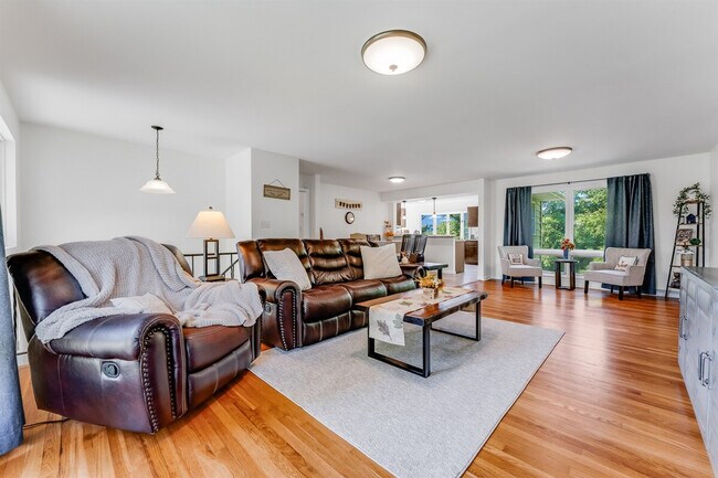 Foto del edificio - 521 Woodhaven Dr