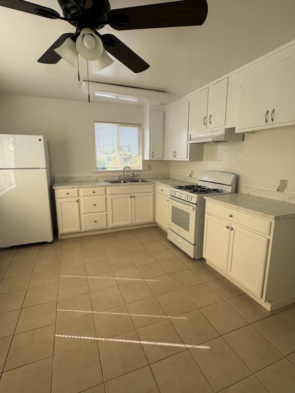 Primary Photo - 205 Smalley Ave