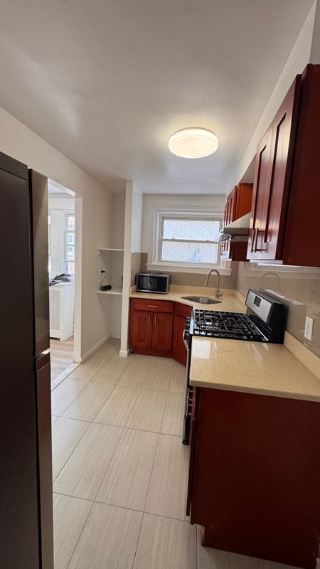 Foto del edificio - 6319 Mershon St