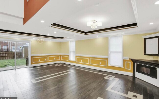 Building Photo - 3434 Loganview Dr