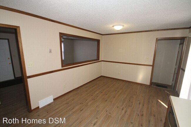 Building Photo - 3 br, 1 bath House - 101 W 7th ST