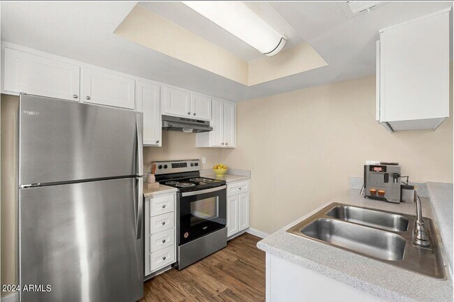 Foto del edificio - 1111 E Brown Rd