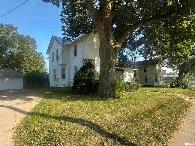 Building Photo - 405 S Main St