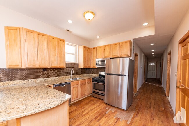 Foto del edificio - 1450 N Campbell Ave