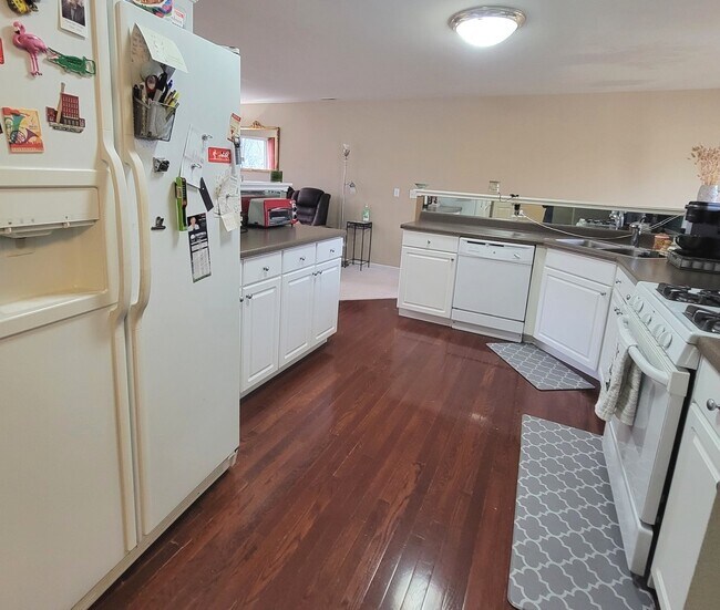 Foto del edificio - 3413 Blue Ridge Dr