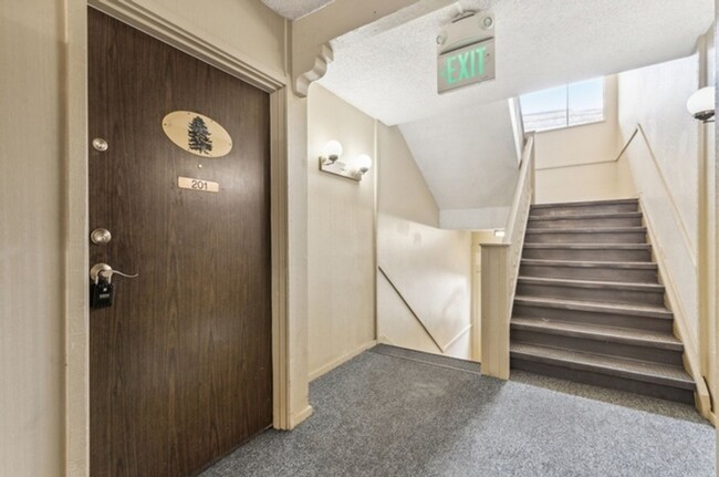 Foto del edificio - Charming 2BR Condo in Denver