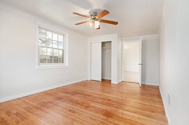 Foto del edificio - 105 S Kendall St