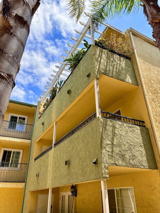 Building Photo - 1 Bedroom Condo Near SDSU