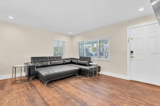 Building Photo - 518 77th Ave