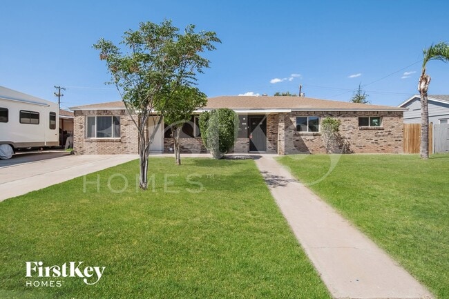 Building Photo - 2126 W San Miguel Ave