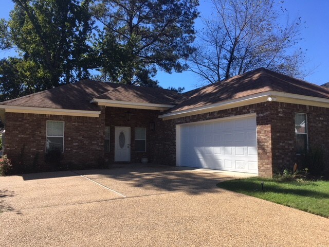 Primary Photo - 520 McDonald Dr