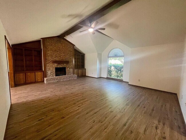 Building Photo - 2705 Clover Glen Dr