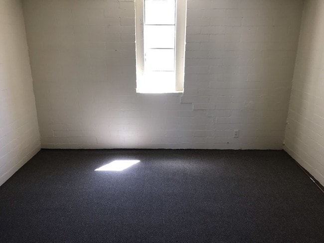 Building Photo - 2526 N. Columbus Blvd #1