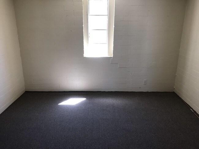 Foto del edificio - 2526 N. Columbus Blvd #1