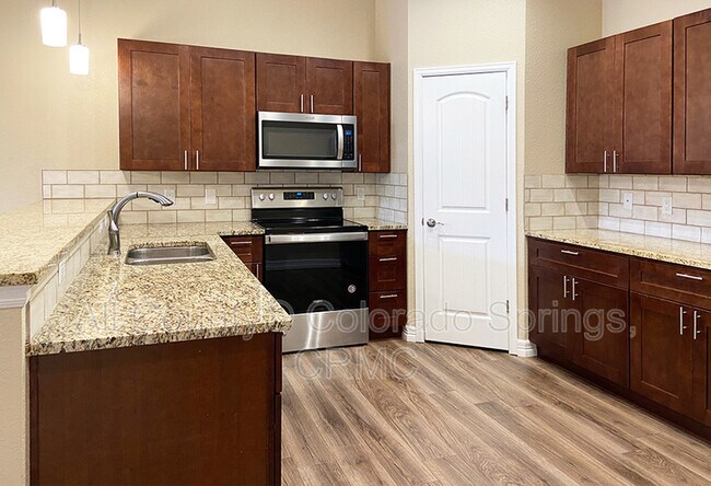 Foto del edificio - 758 Thimbleberry Hts