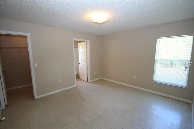 Foto del edificio - 550 Imperial Pl