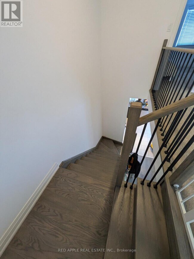 Photo du bâtiment - 88 Fairlane Ave