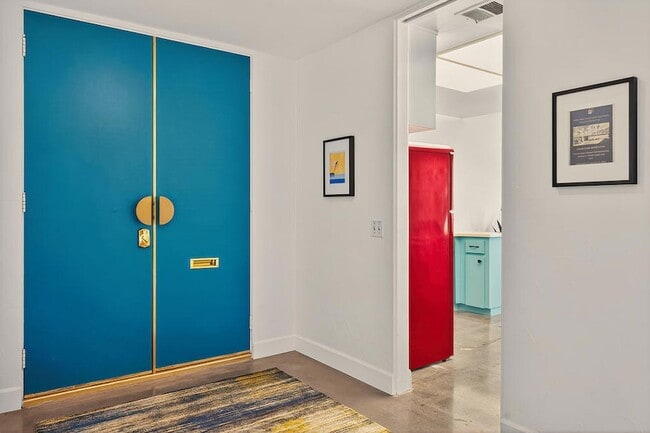 Foto del edificio - 76790 Lark Dr