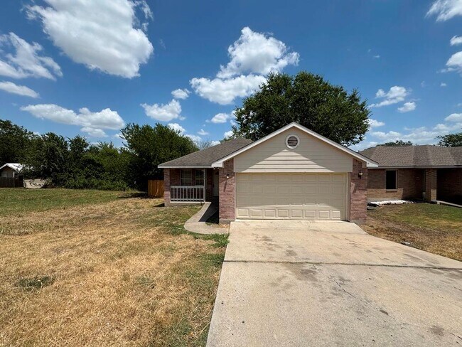 Foto del edificio - 7309 Ritchie Dr