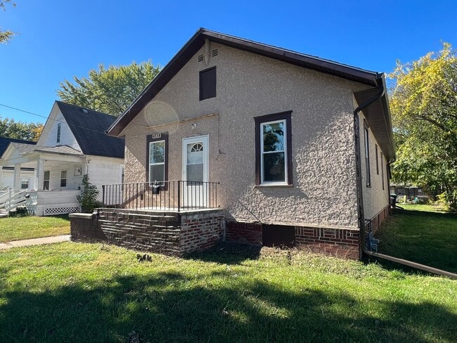 Charming 2 Bed 1 Bath - Charming 2 Bed 1 Bath House