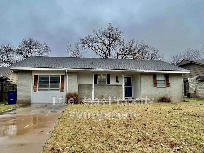 Primary Photo - 928 Charles Dr