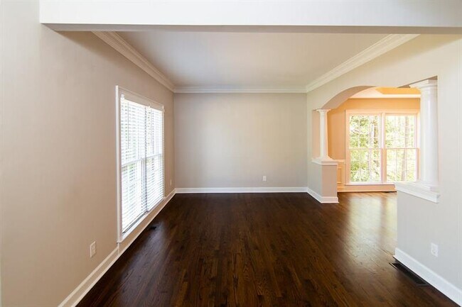 Foto del edificio - 2334 Tall Timbers Ln
