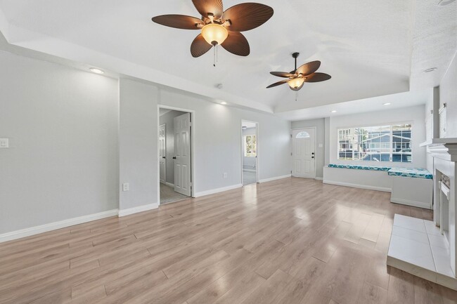 Building Photo - 126 E Balboa Blvd