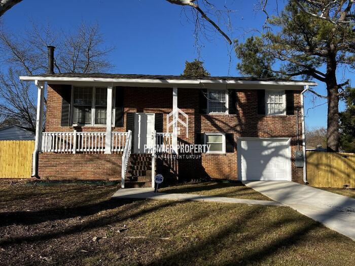 Foto principal - 3921 Telstar - Available Now!