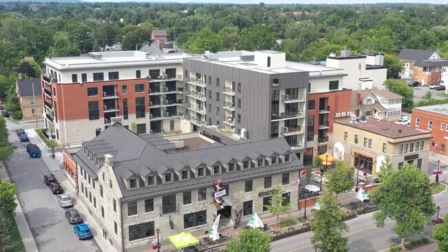 Building Photo - 71 Rue Principale