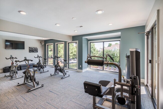 Building Photo - JULY RENT FREE if move in by 6/20!