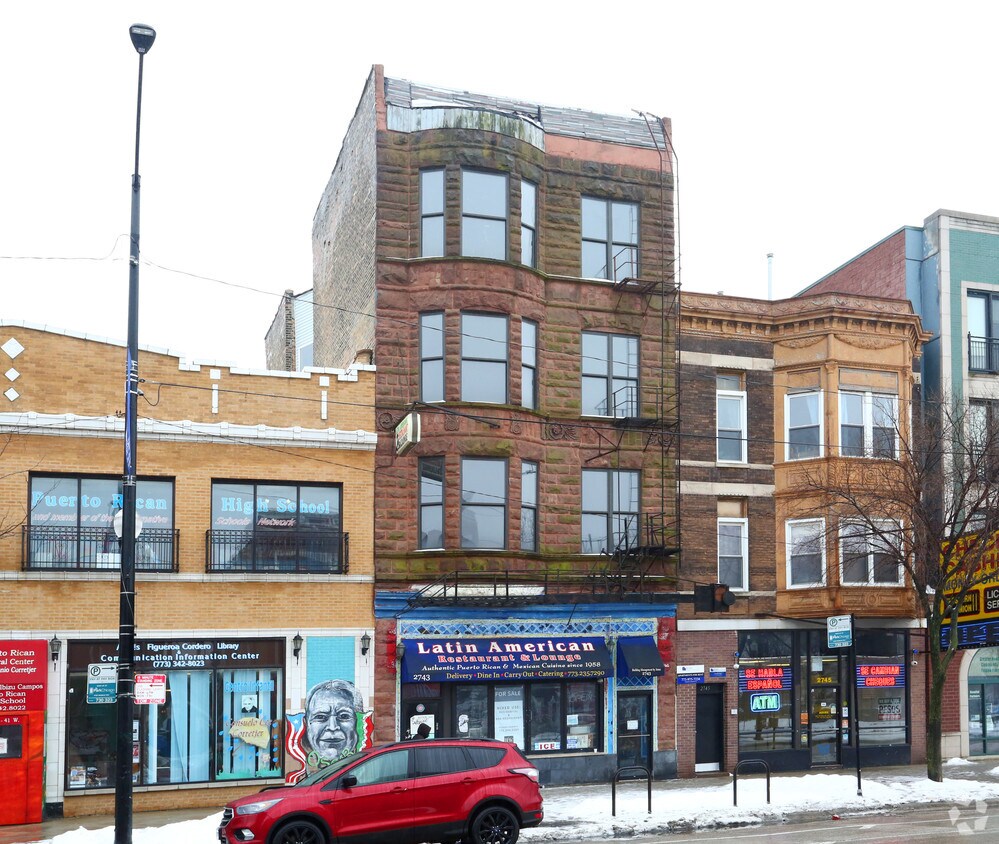Building Photo - 2743 W Division St