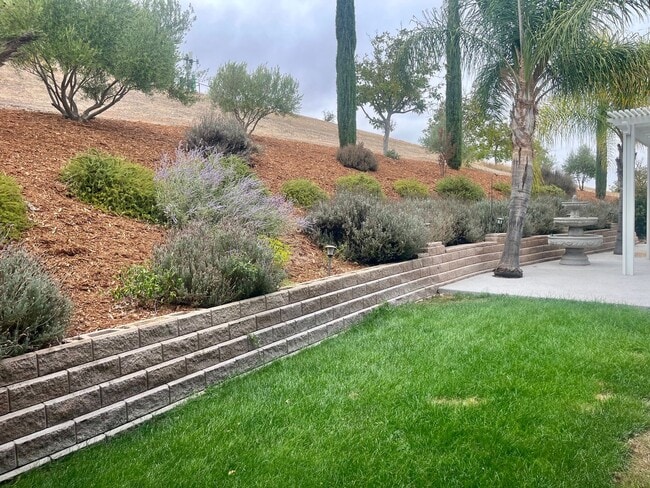 Foto del edificio - Custom Executive 4bd/3bath home on 2 acres...