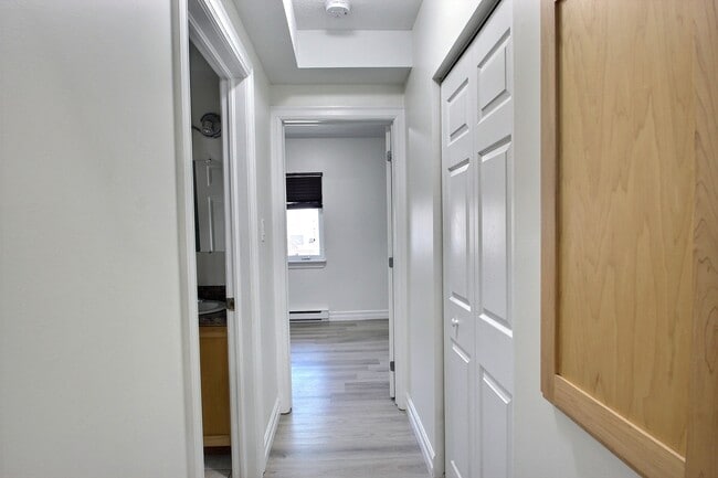 Building Photo - 132 almab