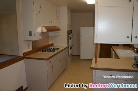 Building Photo - 7908 Aster Dr