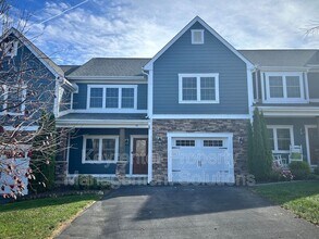 Building Photo - 18 Spring View Dr