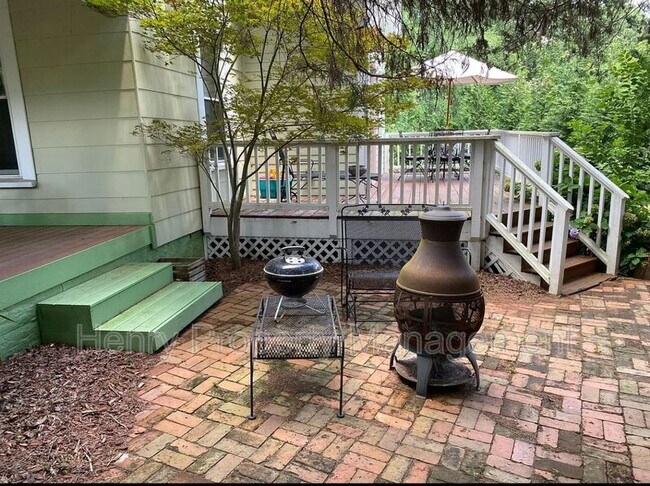 Building Photo - 204 North Dixon Avenue