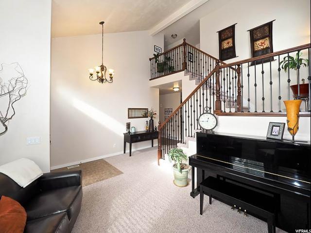 Foto del edificio - Beautiful 6-Bedroom Riverton House