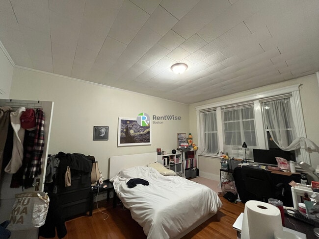 Building Photo - 18 Euston St