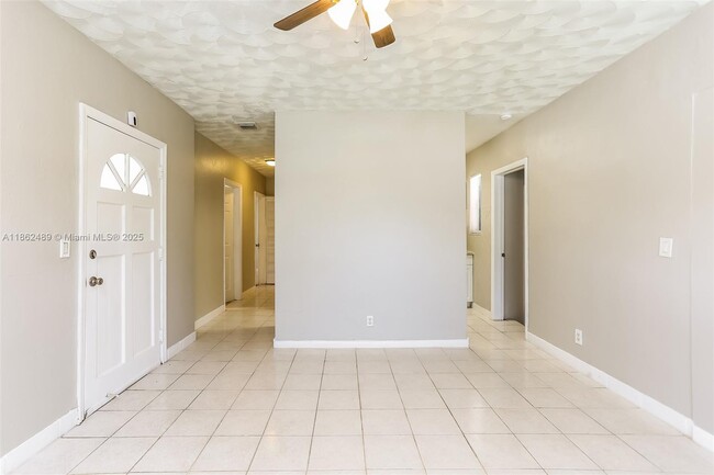 Foto del edificio - 2731 NW 2nd St