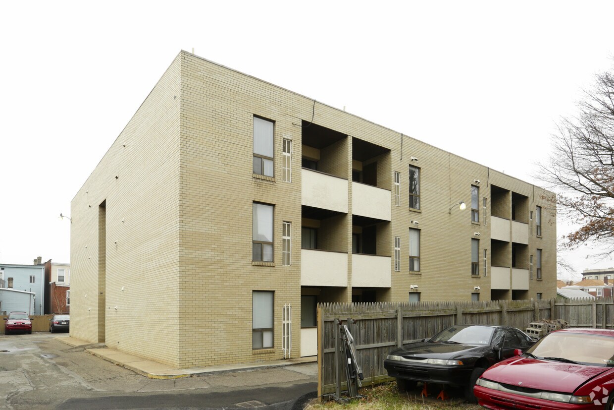 Foto del edificio - Dawson Village Apartments