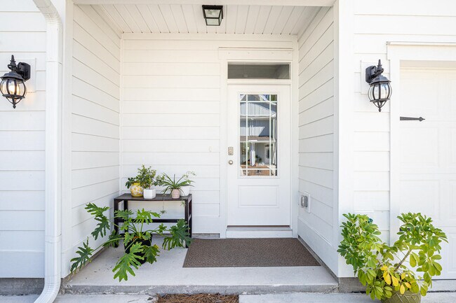 Building Photo - 209 Sandhill Pines Dr